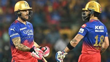 Faf du Plessis, Virat Kohli.jpg
