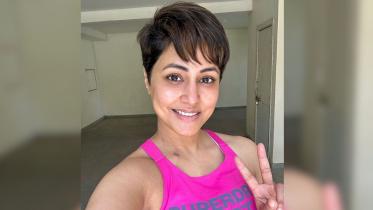 Hina Khan chemo photos.jpg
