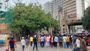 BCL attacks quota protesters outside DMCH
