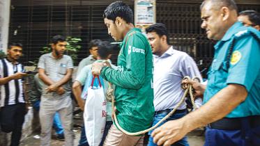 Student arrests during Dhaka block raids