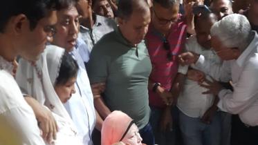 Khaleda Zia returns home