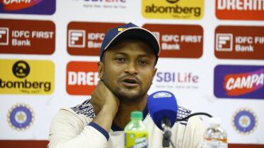 Shakib Al Hasan arriving in Bangladesh