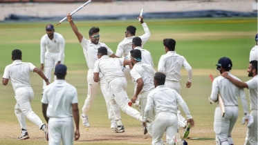 india_red_ball.jpg