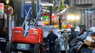 afp_20250101_36rw2lt_v6_preview_vehicledrivenintonewyearscrowdinneworleans.jpg