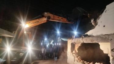 Houses of AL leaders smashed