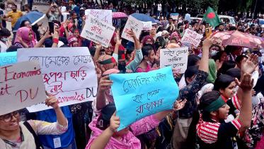 6b14op_1_women_protesters_anisur_rahman_file_07022025_5af3_sbs.jpg