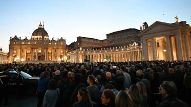 afp_20250423_439y7dv_v1_highres_vaticanreligionpope.jpg