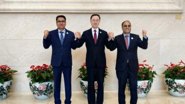 Dhaka Beijing Islamabad trilateral.jpg