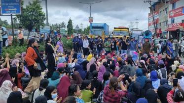 feni-univ-students.jpg