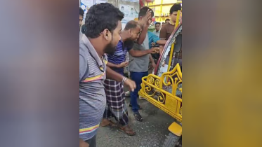 Mob attack on traffic police.png