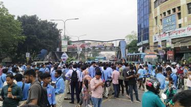 farmgate road blockade by students