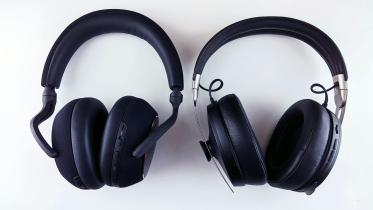 2 wireless headsets