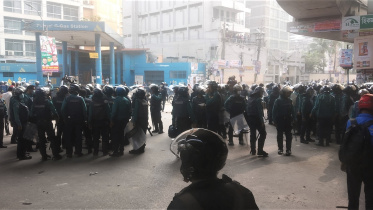 Jamat men clash-police at Malibagh.jpg