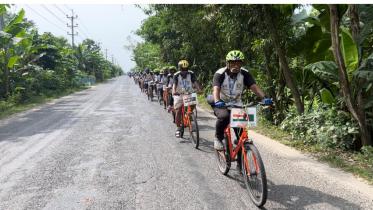 52 cyclists from India.jpg