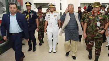 Yunus visits army headquarters