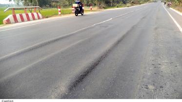Dinajpur damaged highway _e796.jpg