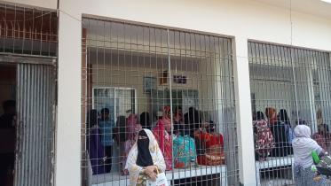 Narsingdi Sadar Hospital struggles amid severe manpower shortage.jpg