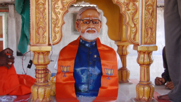 modi-appalled-temple.jpg