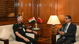 Bangladeshi-envoy-meets-Indian-army-chief.jpg