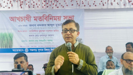 Commerce Minister meets sugarcane farmers.jpg