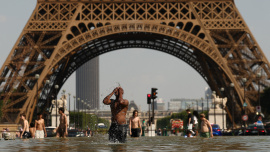 2026-06-24T170228Z_309829542_RC2G0MAJCQ0F_RTRMADP_3_EUROPE-WEATHER-FRANCE-HEAT.JPG