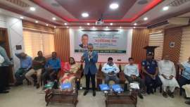 Shaikh Rabiul Alam speaks during an exchange-of-views meeting at the Pabna Circuit House. Photo: Star