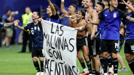 2026-07-15T213841Z_864818289_UP1EM7F1N6HM3_RTRMADP_3_SOCCER-WORLDCUP-ENG-ARG.jpeg