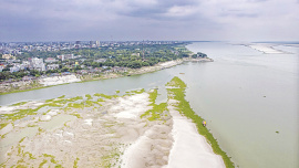 1_An aerial view shows a stretch of the Padma river, where vast sandbars have emerged.jpg