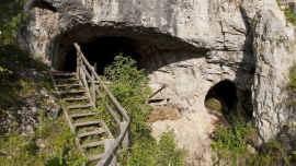 denisovan-cave.jpg