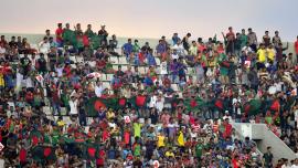 Fans-at-Mirpur.jpg-NS.jpg