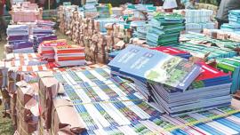 Government delays in delivering textbooks
