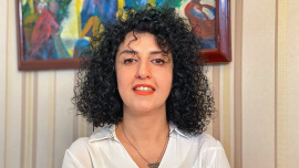 afp_20251212_87xb9t3_v1_highres_filesiranpolicerightsmohammadi.jpg
