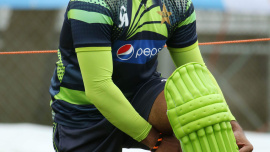 pakistan-wicketkeeper-umar-akmal.jpg