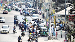 People overwhelm filling stations amid fear of supply crunch