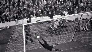 lev-yashin-makes-a-save-in-the-1966-world-cup-semifinal-between-russia-west-germany.jpg