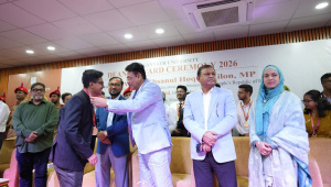 JnU Dean's Award.jpg