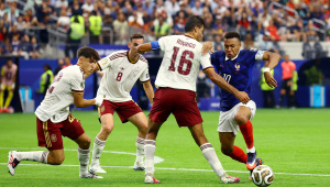 Spain beat France 2-0