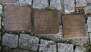 op_-_stolpersteine_in_berlin-lichterfelde.jpg