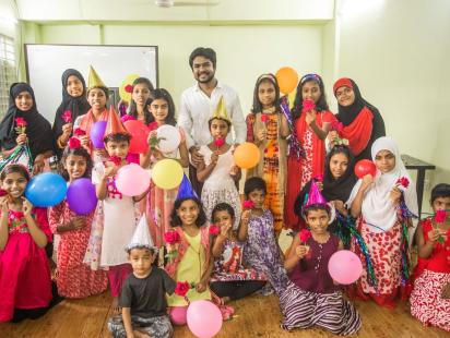 Shwapnil Shojib with the street children.jpg
