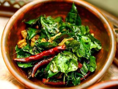 sauteed moringa leaves in garlic Vegan recipes you can try