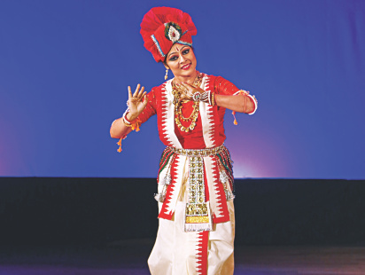 chhayanaut_dance2.jpg