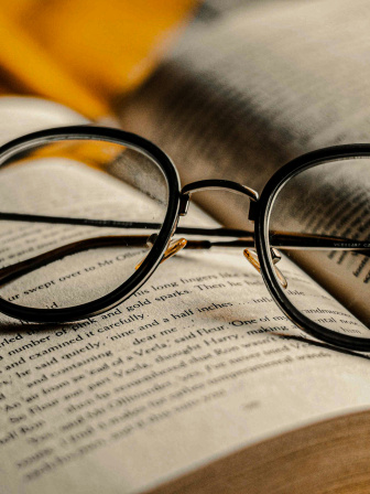 Can’t read text without glasses? Welcome to your 40s