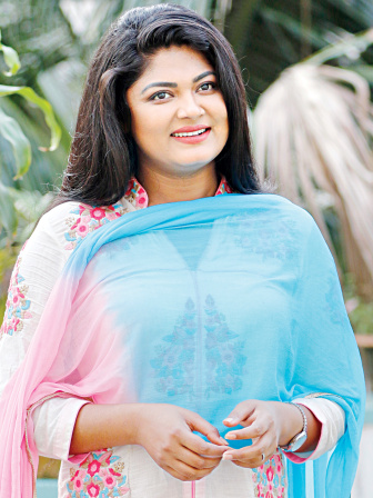 moushumi-hamid.jpg