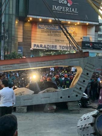 4 dead as viaduct segment of BRT falls on car in Uttara