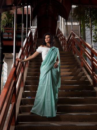 sari on street Outfit repeating is fashionably trending