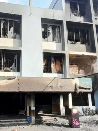 Burnt Police Stations_c1d4_1.jpg