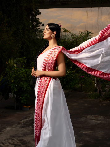 Why every Bengali woman’s secret weapon is a cotton saree