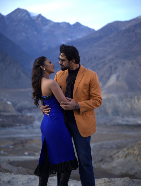 Sunerah–Rehan’s ‘O Jaan’ shot at iconic ‘Bollywood’ location 