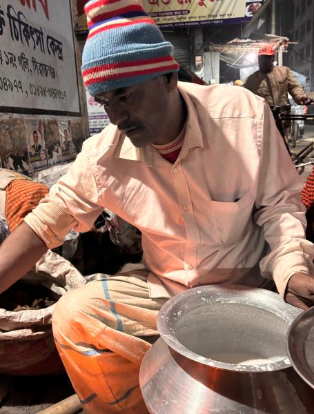 The lives behind Dhaka’s winter pitha stalls