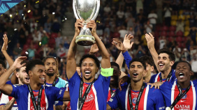 AFP__20260812__C4J66UA__v2__MidRes__FblEurSupercupPsgAstonVillaTrophy.jpg